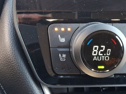 Used 2024 Toyota Grand Highlander Limited image 23