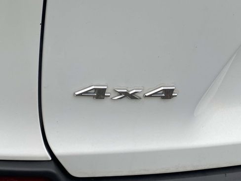 Used 2019 Jeep Cherokee Limited image 10