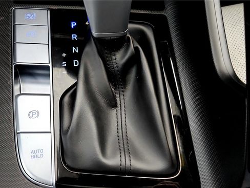 Used 2023 Hyundai Elantra Limited image 46