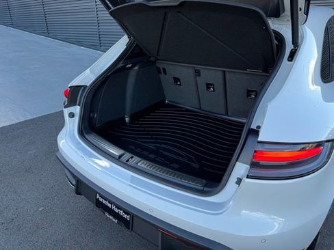 New 2026 Porsche Macan AWD/4WD image 31