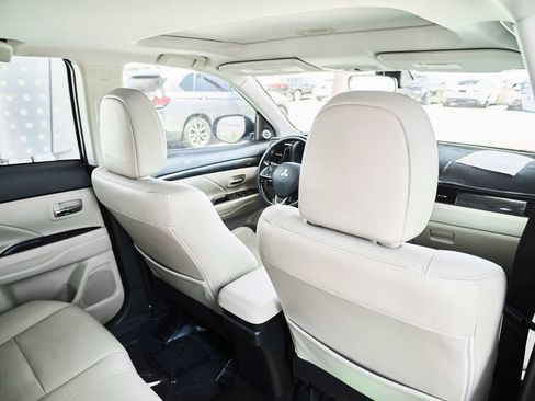 Used 2016 Mitsubishi Outlander SEL FWD image 38