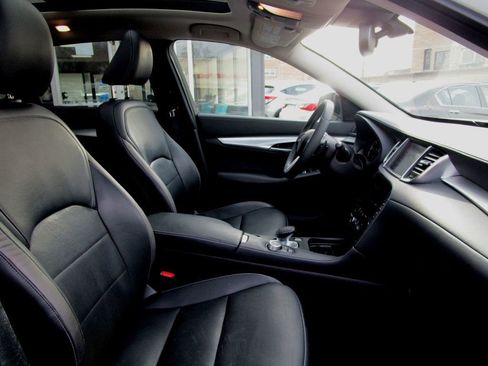 Used 2019 INFINITI QX50 Essential w/ Premium Heat Package image 15