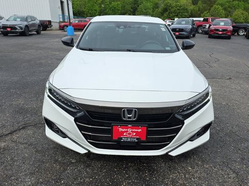 Used 2022 Honda Accord Sport image 3