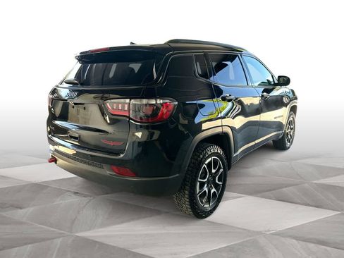 Used 2024 Jeep Compass Trailhawk AWD/4WD image 8