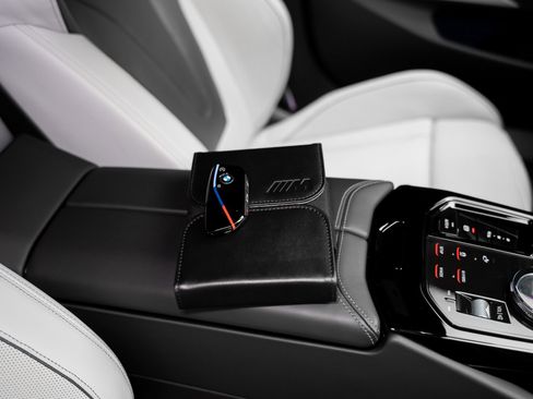 Used 2025 BMW M5 w/ Carbon Package image 83