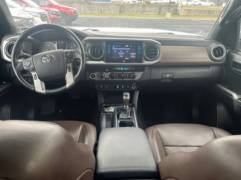 Used 2018 Toyota Tacoma Limited AWD/4WD image 26