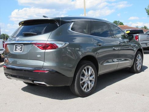 Used 2022 Buick Enclave Premium w/ Surround and Sites Package AWD/4WD image 7
