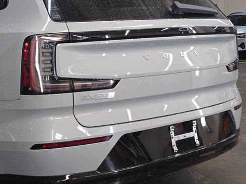 New 2025 Volvo EX90 Ultra image 13