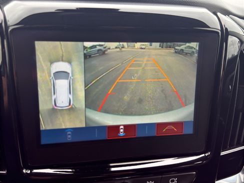 Used 2018 Chevrolet Traverse RS FWD image 19
