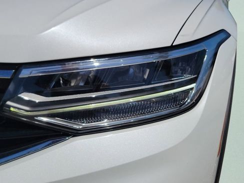 Used 2023 Volkswagen Tiguan SE R-Line image 25