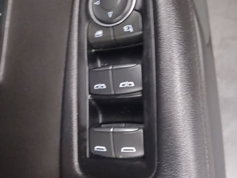 Used 2019 Cadillac XT5 Luxury FWD image 16