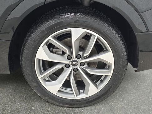 Used 2021 Audi e-tron Premium Plus image 33