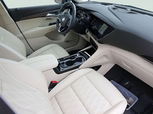Used 2023 Buick Envision Avenir FWD image 32