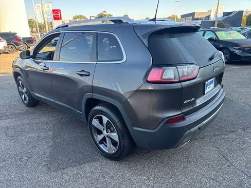 Used 2019 Jeep Cherokee Limited image 16