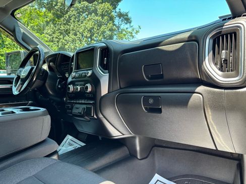 Used 2020 GMC Sierra 2500 SLE w/ SLE Value Package; AWD/4WD image 17