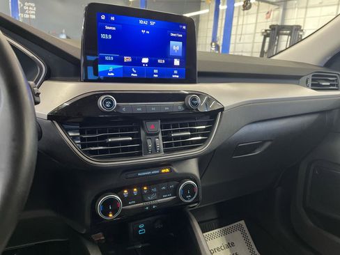 Used 2022 Ford Escape SE w/ Convenience Package image 11