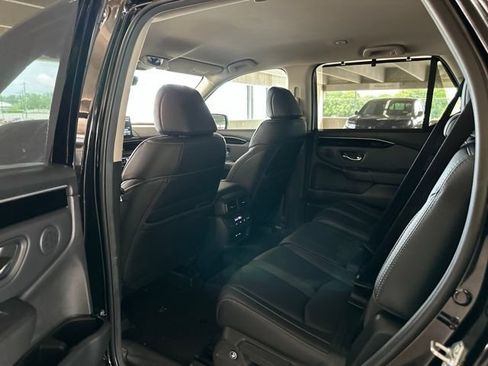 Used 2025 Honda Pilot EX-L image 9
