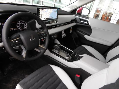 New 2026 Mitsubishi Outlander Trail Edition image 13