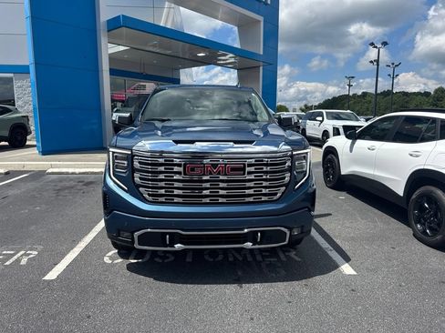 Used 2025 GMC Sierra 1500 Denali w/ Denali Reserve Package AWD/4WD image 4