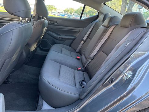 Used 2025 Nissan Altima 2.5 SV FWD image 21