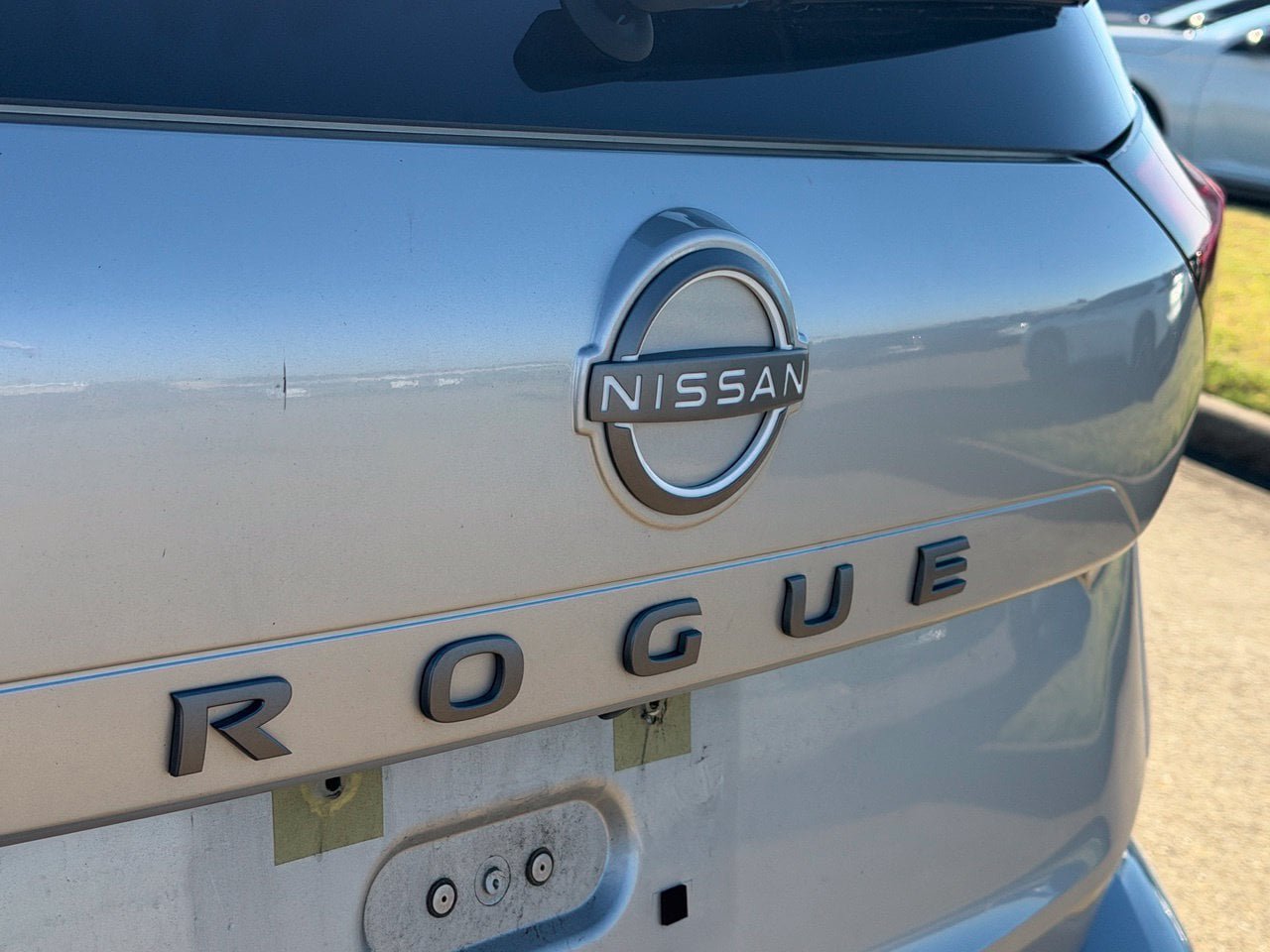 Certified 2025 Nissan Rogue SV FWD image 6