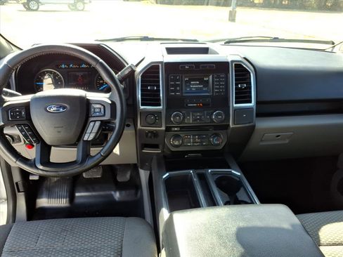 Used 2015 Ford F150 XLT w/ Equipment Group 301A Mid image 10