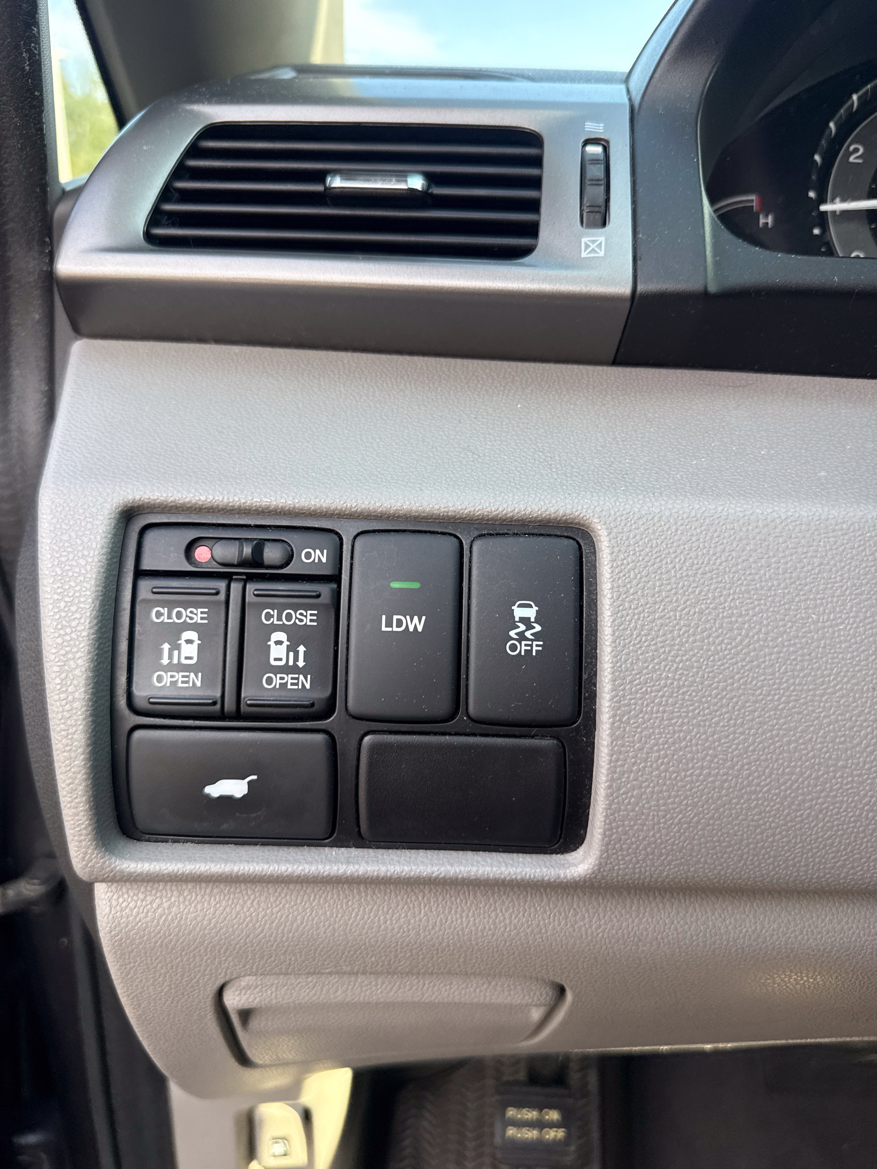 Used 2016 Honda Odyssey EX-L image 9