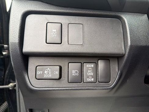 Certified 2023 Toyota Tacoma TRD Off-Road image 21