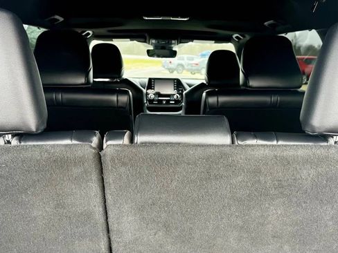 Used 2021 Toyota Highlander XSE image 4