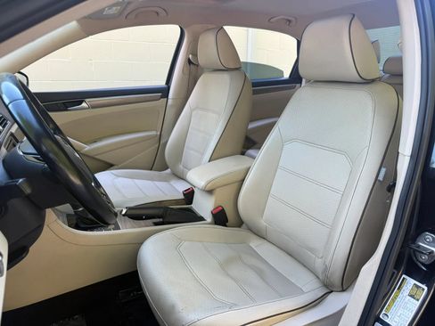 Used 2016 Volkswagen Passat 1.8T SE FWD image 27