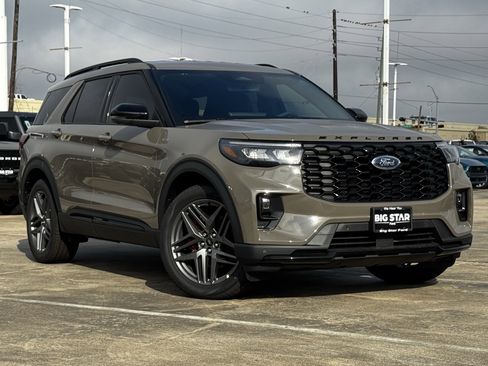 New 2026 Ford Explorer ST-Line w/ ST-Line Street Pack image 2