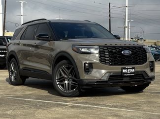 New 2026 Ford Explorer ST-Line w/ ST-Line Street Pack video 2