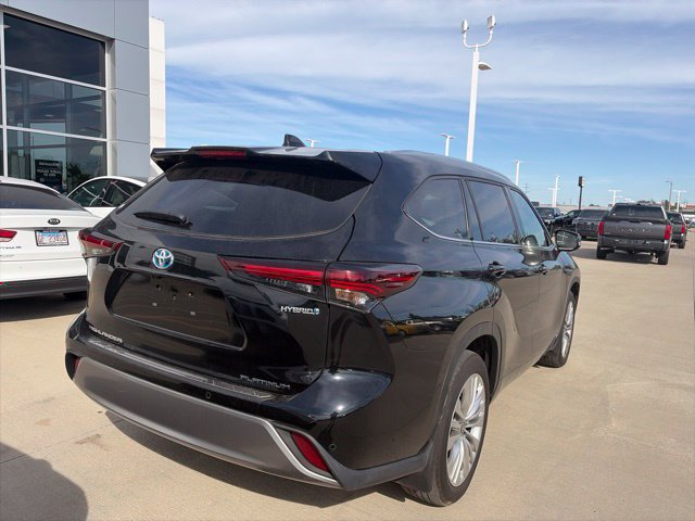 Used 2024 Toyota Highlander Limited AWD/4WD image 6