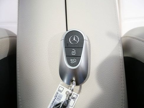 Used 2023 Mercedes-Benz GLC 300 4MATIC image 28