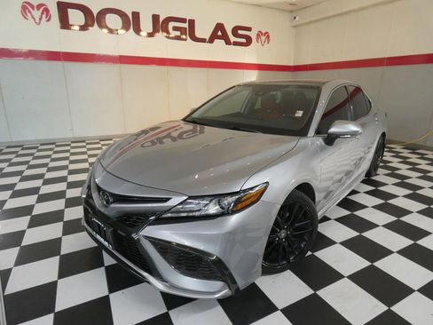Used 2022 Toyota Camry XSE image 1