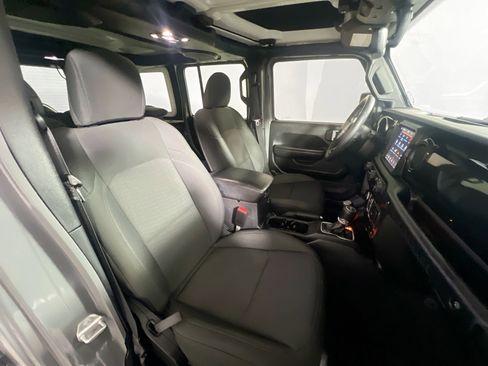 Used 2021 Jeep Wrangler Unlimited Sport image 29