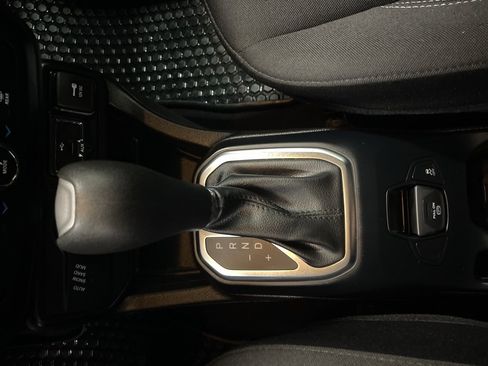 Used 2021 Jeep Renegade Sport image 19