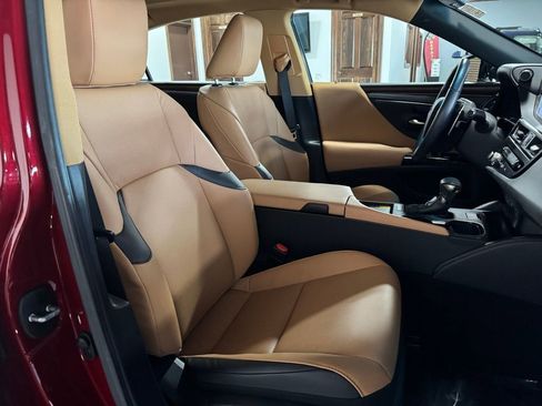 Used 2025 Lexus ES 350 w/ Premium Package image 20