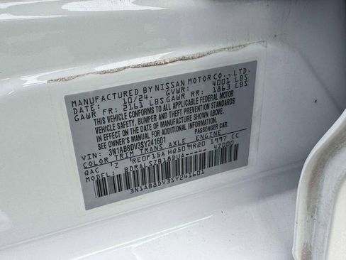 Certified 2025 Nissan Sentra SR w/ SR Premium Package image 18