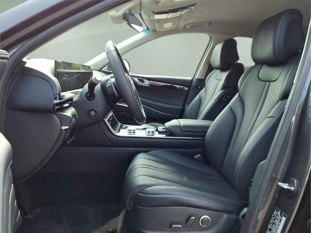 Used 2025 Genesis GV80 2.5T Standard AWD/4WD image 18