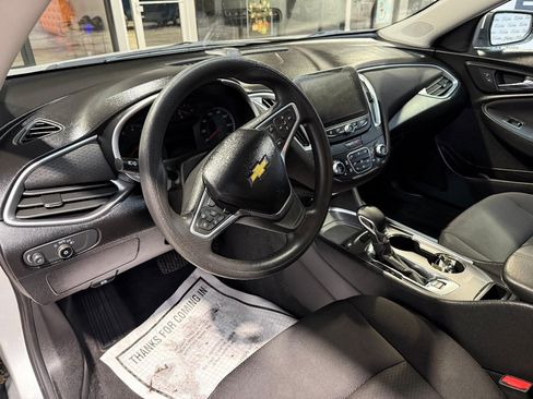 Used 2022 Chevrolet Malibu LT FWD image 35