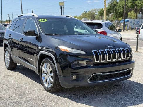 Used 2016 Jeep Cherokee Limited image 8