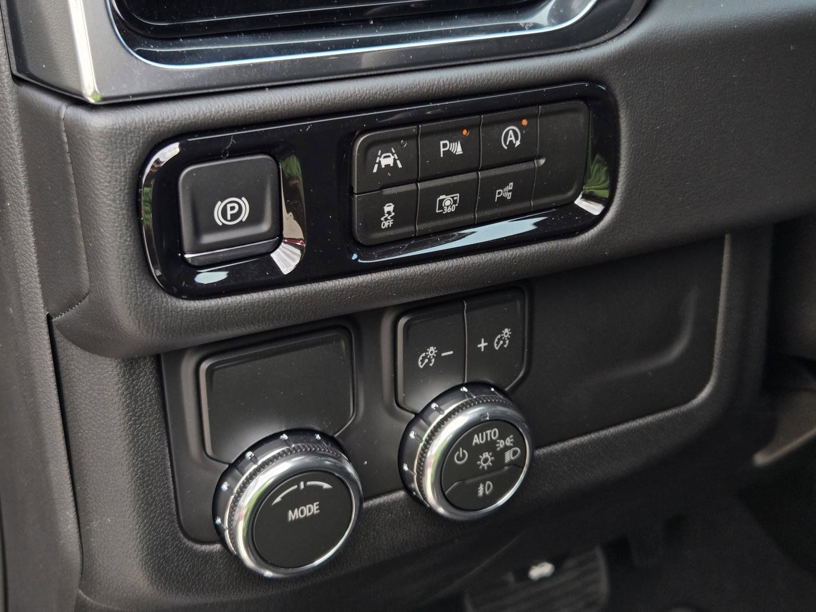 New 2026 GMC Yukon Elevation RWD image 8