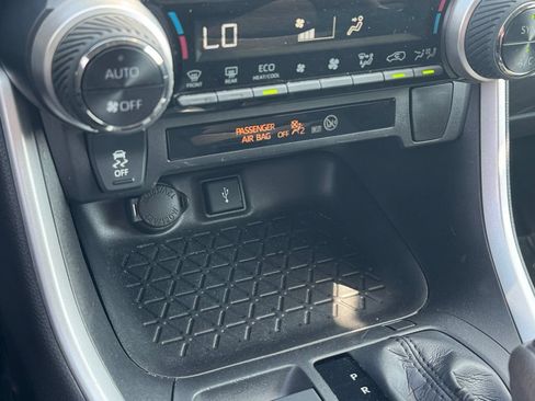 Used 2020 Toyota RAV4 XLE w/ All Weather Liner Package AWD/4WD image 24