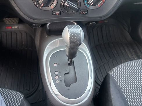 Used 2016 Nissan Juke S image 12