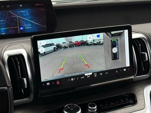 Certified 2025 Ford Expedition Max Platinum image 5