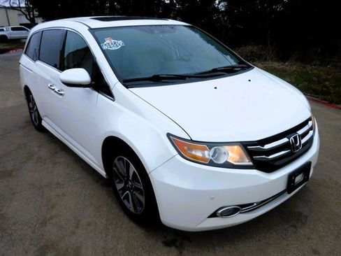 Used 2014 Honda Odyssey Touring Elite image 2