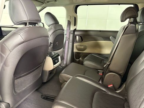 New 2026 Kia Carnival EX FWD image 36