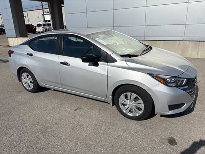 New 2025 Nissan Versa S w/ Trunk Package