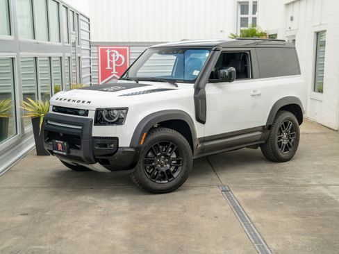 Used 2022 Land Rover Defender 90 X-Dynamic S AWD/4WD image 2
